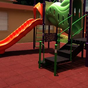 Losetas de caucho para zonas de juego y parques infantiles